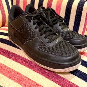 Black leather and weave Nike airforce one size 10